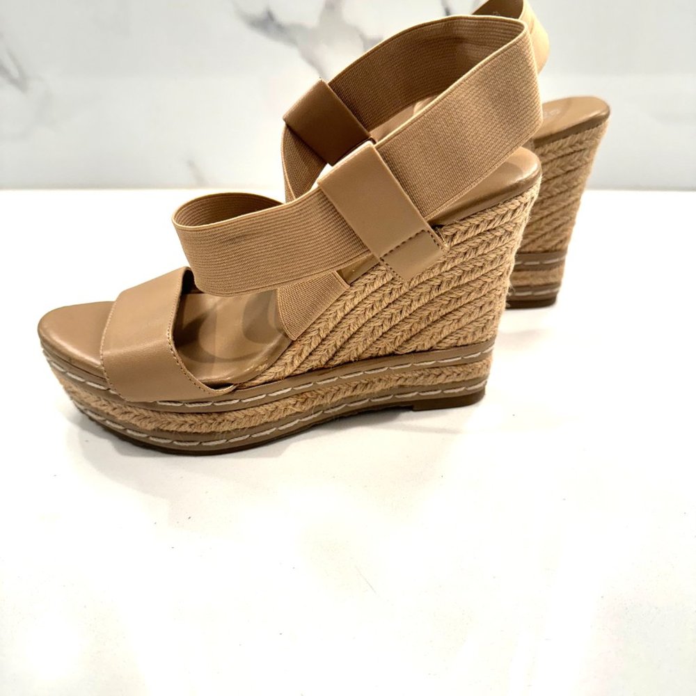 CHARLES BY CHARLES DAVID - Platform Wedge Heel Size 5